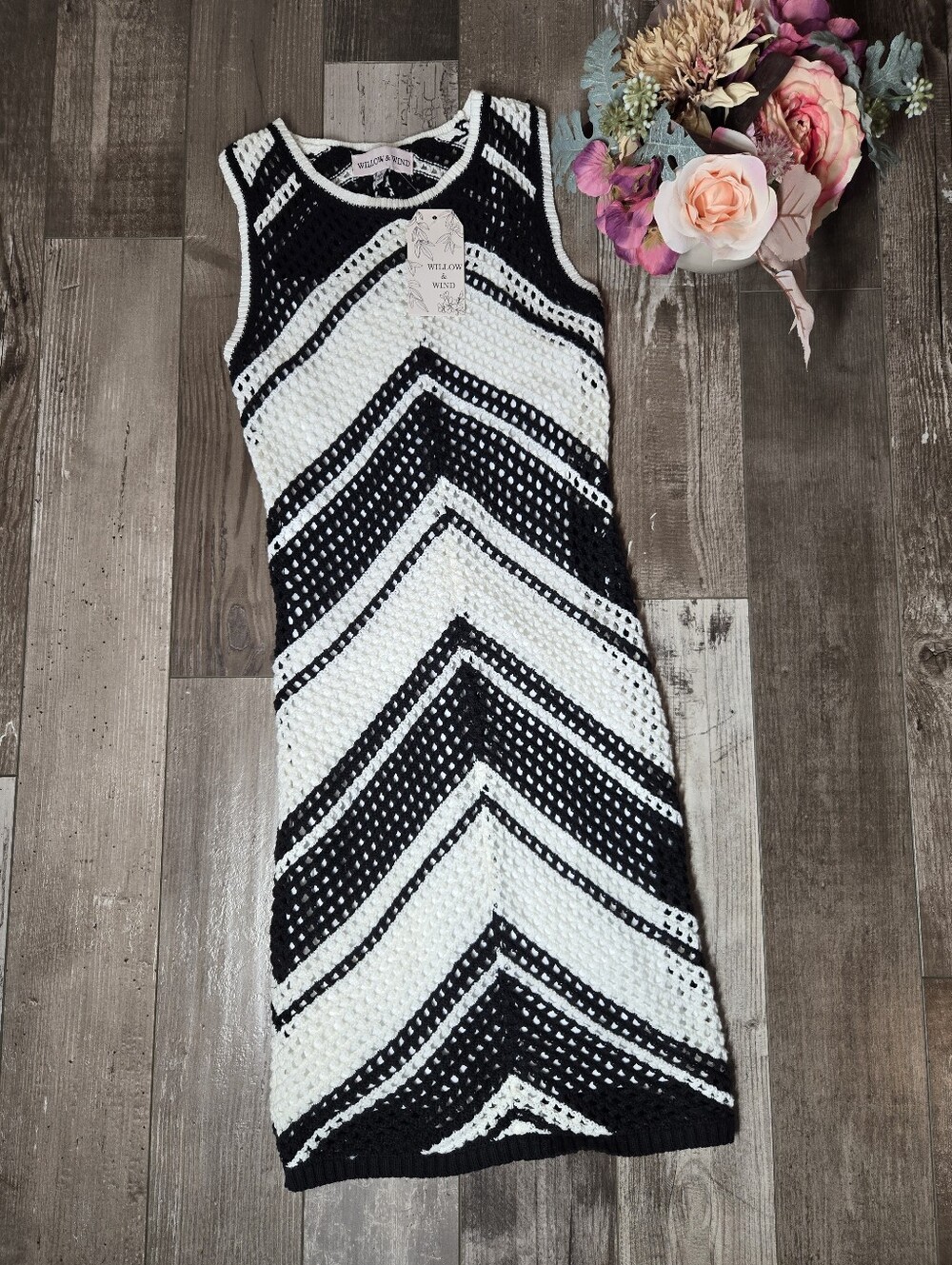 NWT Willow & Wind Black Ivory Chevron Sleeveless Crochet Dress – Small